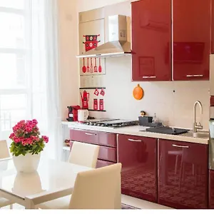 https://casa-vacanze-laltra-diaz.sicilyhotelsitaly.net